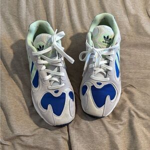 Adidas Yung-1 Sneakers Box